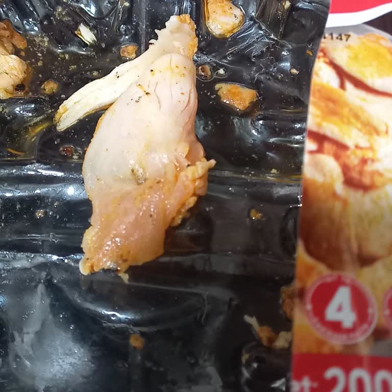 A101'den Çiğ Tavuklu Paket Döner Şikayeti