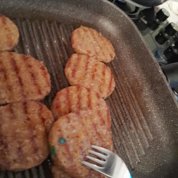 Migros Uzman Kasap Köfte İçerisinden Yabancı Cisim Çıktı