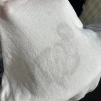 Bebek Kıyafetlerine Yağ Lekesi Bırakan Çamaşır Makinesi