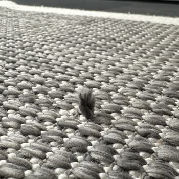 Mutfak Halısında İplik Atması Ve Cevapsız İletişim