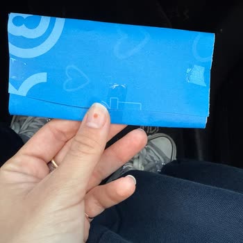 Özel Kutusuz Hediye Kartı Ve Çözüm Odaklı Olmayan Personel