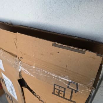 Aras Kargo Ünye Şubesinde Bilgi Verilmeden Kargolar Güvenliğe Bırakılıyor