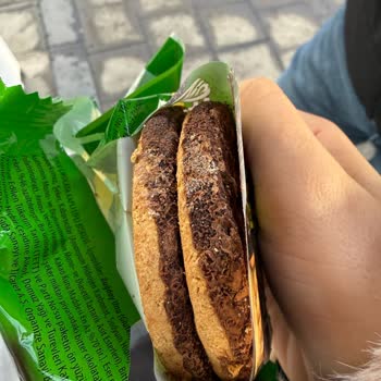 Eti Form Bitter Bisküvi Üstü Pütürlü, Tatı Kötü Ve Güvenim Sarsıldı