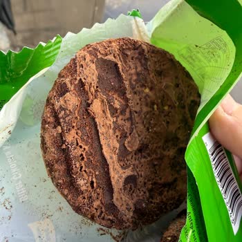 Eti Form Bitter Bisküvi Üstü Pütürlü, Tatı Kötü Ve Güvenim Sarsıldı