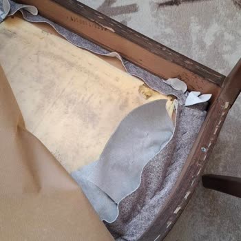 Defolu Sandalyeler İçin İade Reddedildi Ve Değişim Gerçekleşmedi