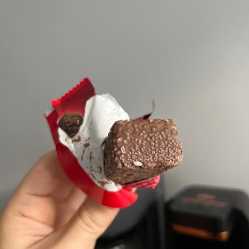 Şok Market’te Satılan Ülker Laviva Selection Çikolatasında Bozulma Ve Hijyen Endişesi