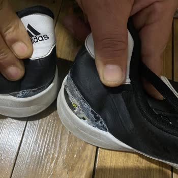 Rize FLO Mağazasından Aldığım Adidas Ayakkabının Tabanı Açıldı Ve Parçalar Ayrıldı İade Talebi