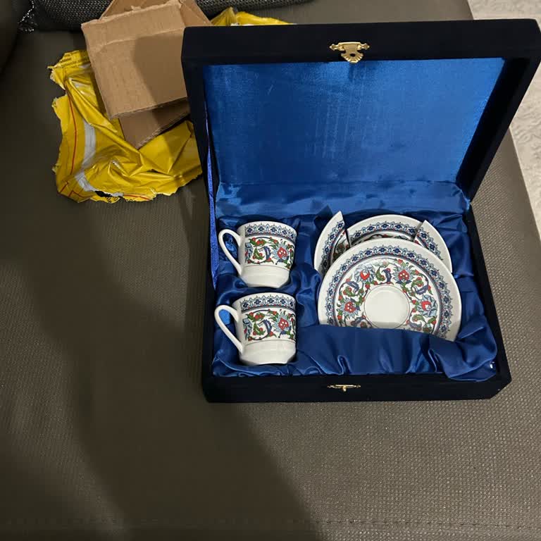 DHL Kargo'dan Gelen Kırık Fincan Takımı Ve Şube Personelinin Umursamaz Tutumu