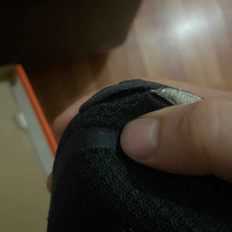 Nike Revolution 7 Ayakkabısındaki Üretim Hatası Kabul Edilmedi, Ücret İadesi Talep Ediyorum