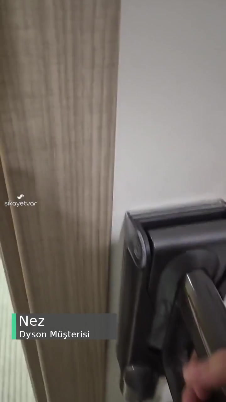 Dyson V10 Submarine Kırmızı Işık Yanıp Sönüyor! videonun kapak resmi