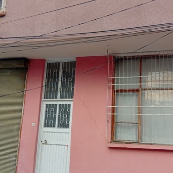 Türk Telekom Kablolar Yaklaşık 3 Aydır Dağınık Ve Düzensiz Bir Şekilde Duruyor