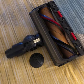 Dyson Gen5 Halı Süpürme Başlığı Garanti Süresi Bitince Kendiliğinden Koptu