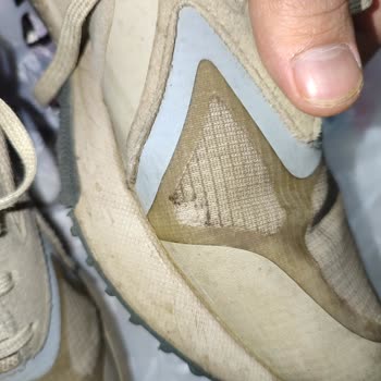 Reebok Ayakkabısında Kısa Sürede Açılma Ve Deformasyon, Yapay Zeka İncelemesiyle Reddedildi