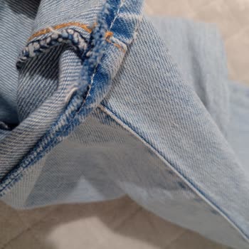 Levi’s Mağazasında Paça Tadilatı Hatalı, İade Talebi