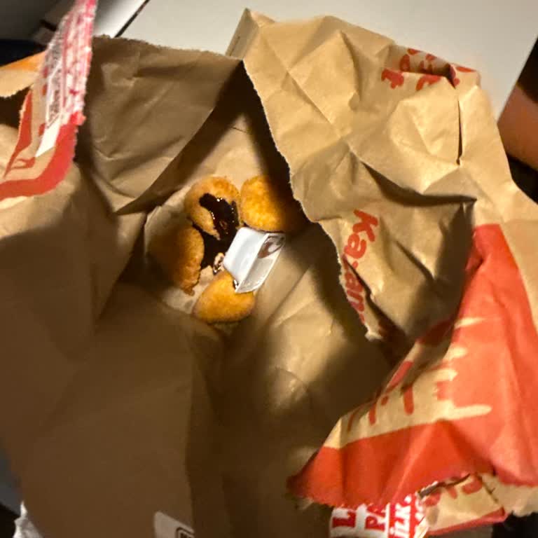 Burger King Şubesinde Erimiş Dondurma Ve Dağılmış Ürünler Teslim Edildi