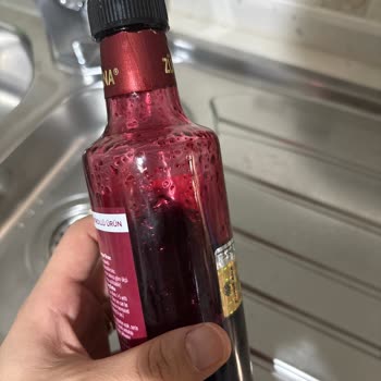 Bebeklerde Kusma Ve Kalite Sorunu: Zühre Ana Karadut Özünde Ve Bromelain Şurupta