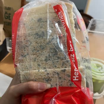 Yemeksepeti Market Mantarlı Bozuk Tost Ekmeği