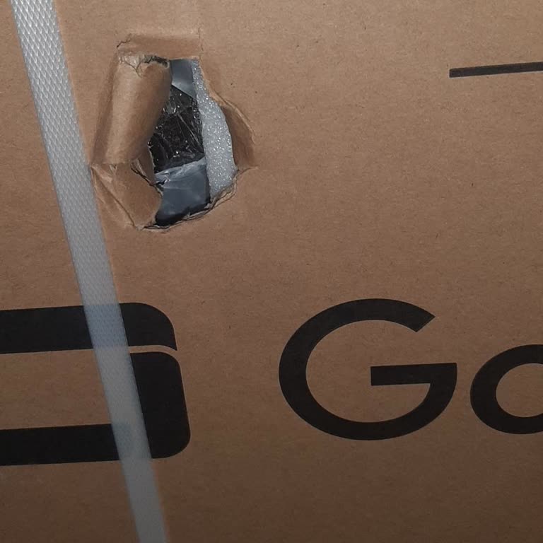 Kargo Görevlisi Açma İznini Reddetti, Hasarlı Televizyonun Tazmini Uzadı