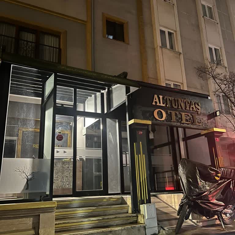 Kapalı Otel Nedeniyle Mağduriyet Ve Acil İade Talebi