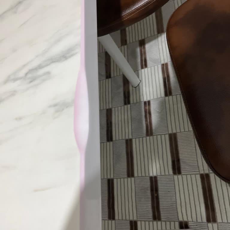 Kurtköy Mağazasında Renk Değişimi Ve Fatura Sorunu Nedeniyle Masanın Değişim Talebi