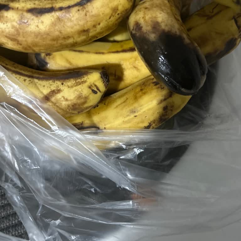 Şok Marketler Çürük Muz Ve Sebzeler İçin Mağaza Müdürünün Sorumluluk Almaması Ve İade Talebi