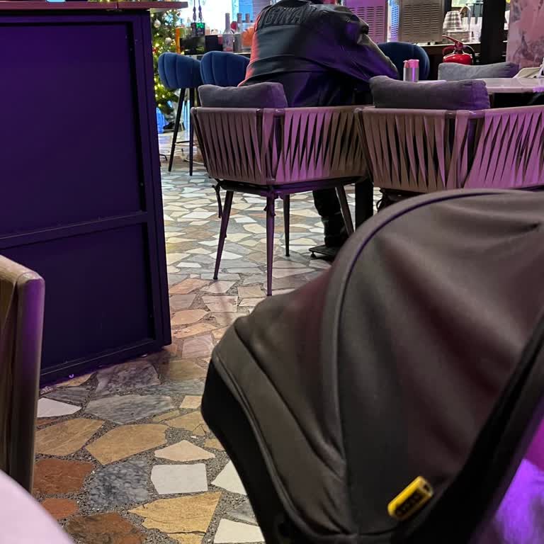 What The Coffee Akaretler'de Kapalı Alanda Sigara İçilmesi Ve Çalışanların Tutumu