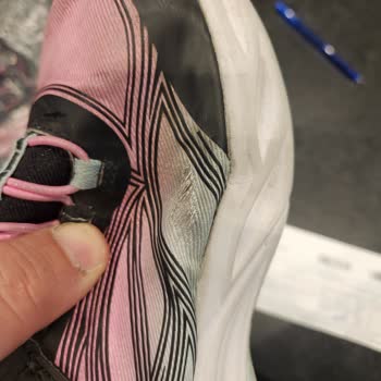 Skechers Kids Mağazasından Aldığım Çocuk Ayakkabısının Kısa Sürede Soyulması Ve Yırtılması