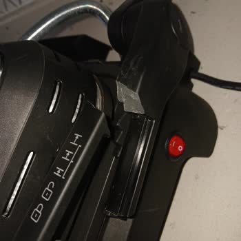 Tefal Tost Makinesinin Kolu Normal Kullanımda Kırıldı, Garanti Değişimi Talep Ediyorum