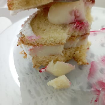 Tekirdağ Saray Şubesinde Bayat Ve Kalitesiz Pasta Deneyimi