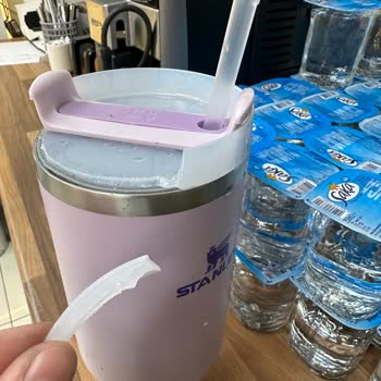 Stanley Termos Kapağı 40 Cm Düşüşte Kırıldı Ücretsiz Garanti Değişim Talebi!