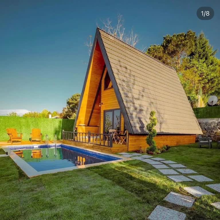 Madleen Bungalov Hiçbir Somut Bilgi Paylaşmadılar!