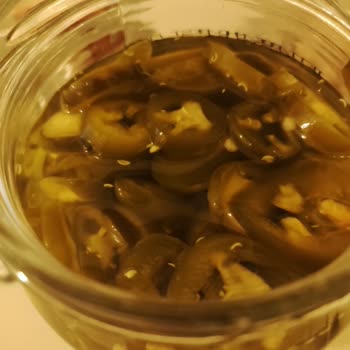 Jalapeno Turşusunda Kurtçuklar Çıktı Sağlık Endişesi Ve Üretim Kontrolü Talebi