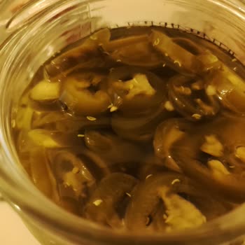 Jalapeno Turşusunda Kurtçuklar Çıktı Sağlık Endişesi Ve Üretim Kontrolü Talebi