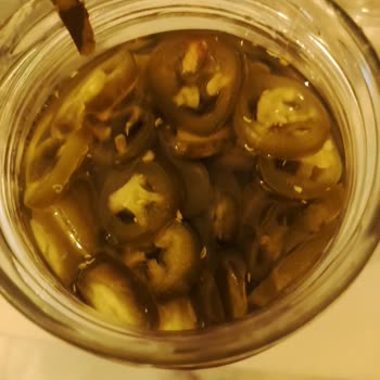 Jalapeno Turşusunda Kurtçuklar Çıktı Sağlık Endişesi Ve Üretim Kontrolü Talebi