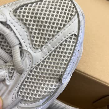 New Balance 530 Ayakkabısı 4 Ayda Yan File Yırtıldı, Mağaza Kullanım Hatası Dedi