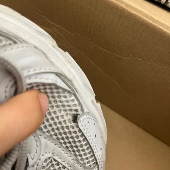 New Balance 530 Ayakkabısı 4 Ayda Yan File Yırtıldı, Mağaza Kullanım Hatası Dedi