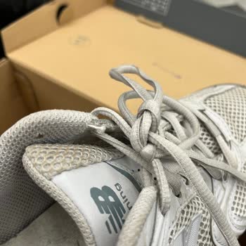 New Balance 530 Ayakkabısı 4 Ayda Yan File Yırtıldı, Mağaza Kullanım Hatası Dedi