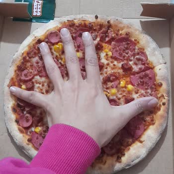 Orta Boy Pizza Yerine Küçük Boy Gönderildi Ve Çözüm Reddi