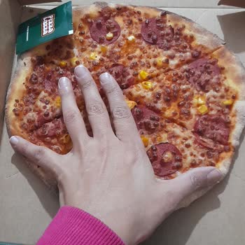 Orta Boy Pizza Yerine Küçük Boy Gönderildi Ve Çözüm Reddi