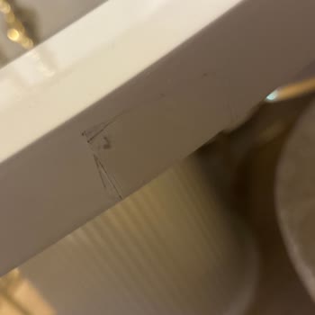 Paslı Koltuk, Çatlak Sehpa Ve Bozuk Şömine; Engince Müşteri Hizmetinde Kabalık