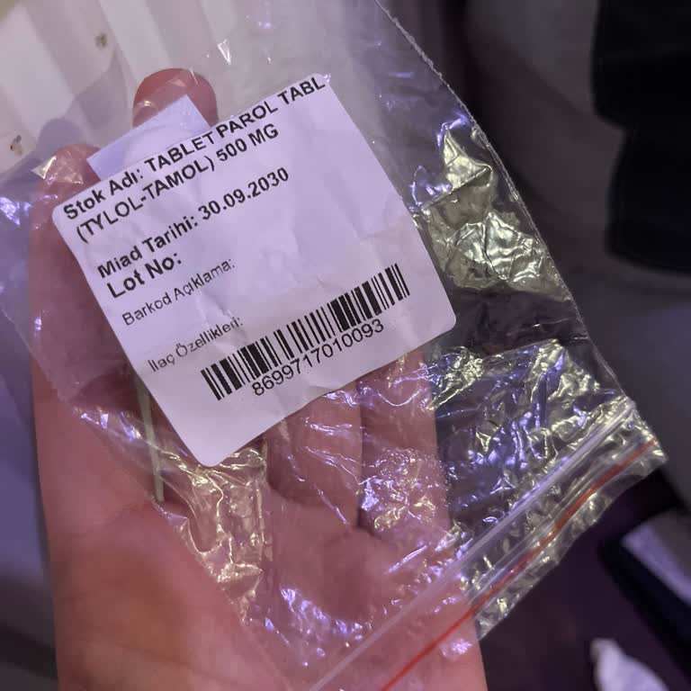 Acil Serviste 40 Derecelik Ateşli Çocuğa Serum Verilmemesi