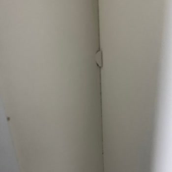 Taşpınar Vestiyer Montajı Hatalı, Kapaklar Açık Ve Arka Panel Eksik