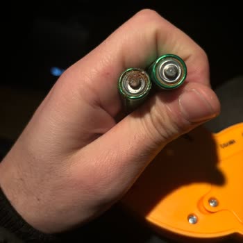 ebebek'ten Aldığım Oyuncakta Kimyasal Oksitlenmiş Pil, İade Reddi!