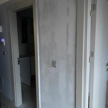 İzka İnşaat Her Yağmur Sonrası Salon, Yatak Odası Ve Mutfak Tavanlarından Ciddi Şekilde Su Alıyor!