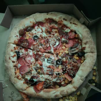 Dağılmış Pizza Ve Yanlış Kola İçin Tam İade Talebi
