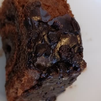 A101 Ardıç Şubesinde Küflü Yaş Pasta Satışı Sağlık Endişesi