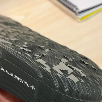 Adidas Adilette 22 Terliğinde Hızlı Soyulma Ve Kullanıcı Hatası İddiasına İtiraz