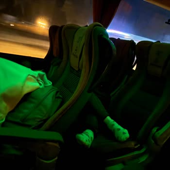 Yoğun Ayak Kokusu Sebebiyle Otobüs Yolculuğunda Konfor Ve Hijyen Şikayeti