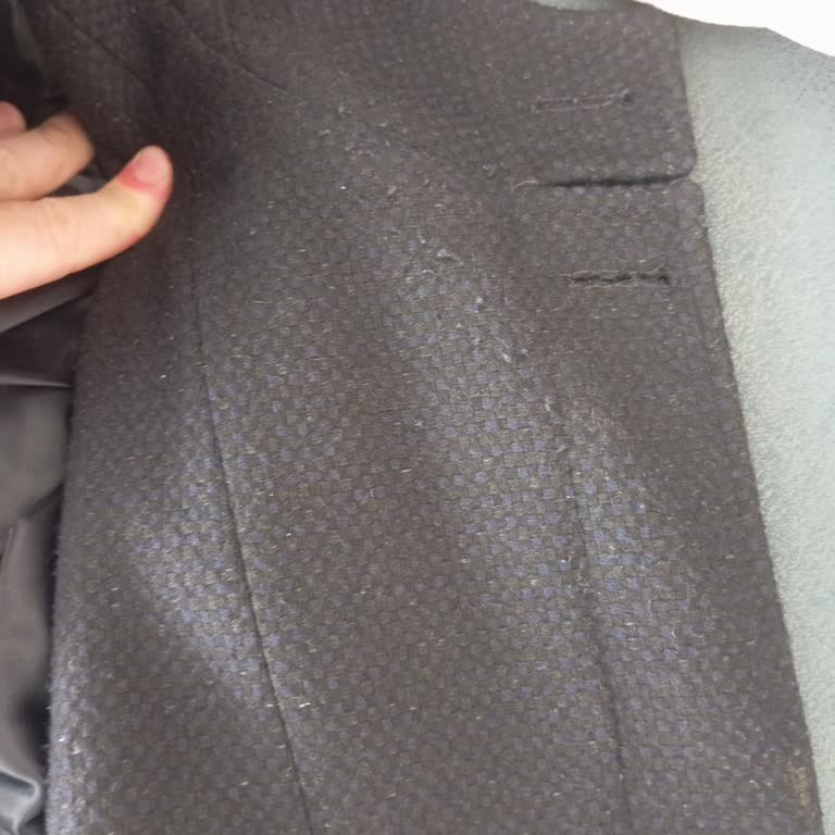 Kısa Sürede Aşırı Tüylenme Ve Deformasyon Gösteren Sarar Erkek Kabanı İçin Değişim Talebi