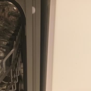 Arçelik AB240 Bulaşık Makinesinin Montajı Hatalı Ve Kullanılamaz